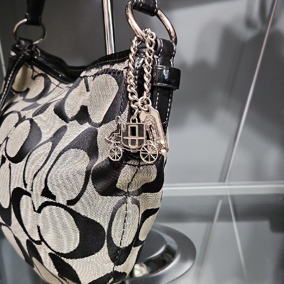Coach EUC Y2K Signature Jaquard Hobo Shouldet Bag With Coach Carriage Charm - Picture 2 of 11